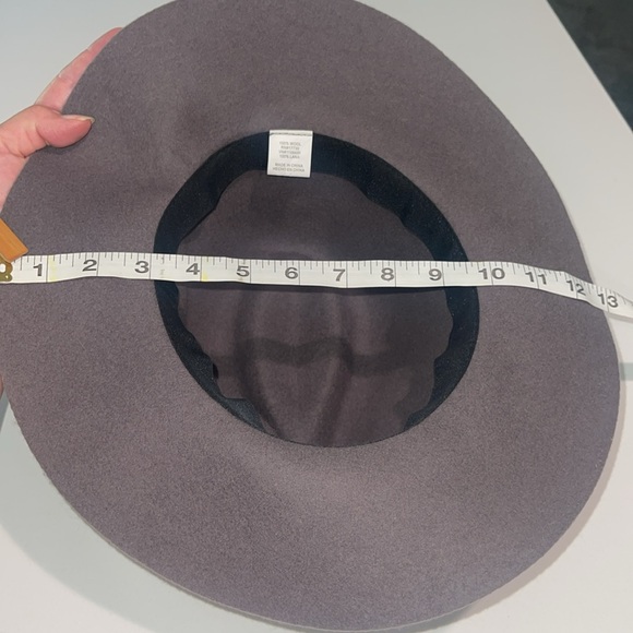 MOSSIMO Women’s EUC Wide Brimmed Wool Hat With Gold-Tone Accent Chain, One Size. - Picture 8 of 12